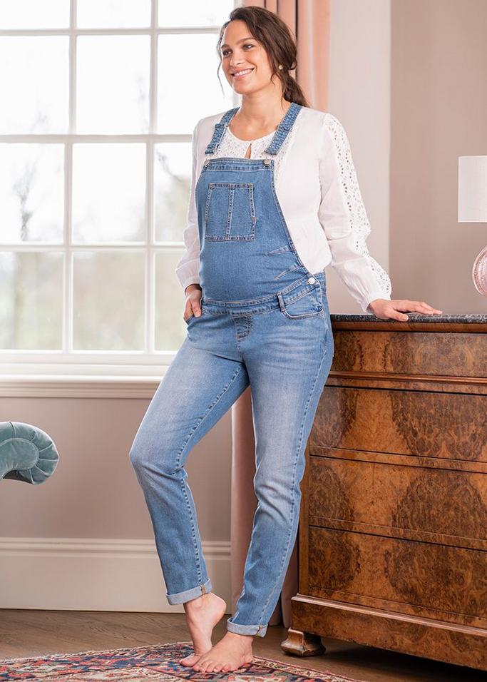 salopette en jeans future maman