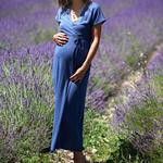 longue robe bleue de grossesse